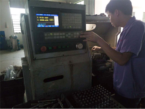 公司再次为数控机床客户提供杭州奥圣变频器