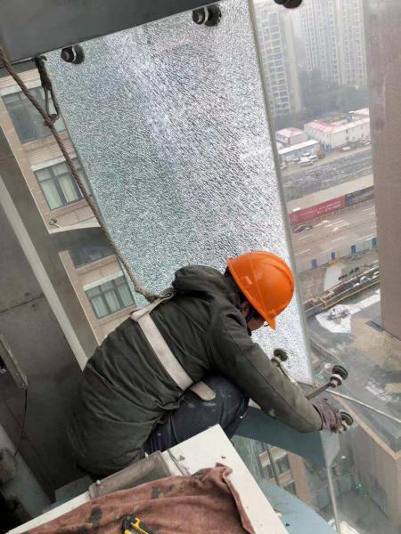 凱旋明天觀光電梯玻璃維修更換 (2)