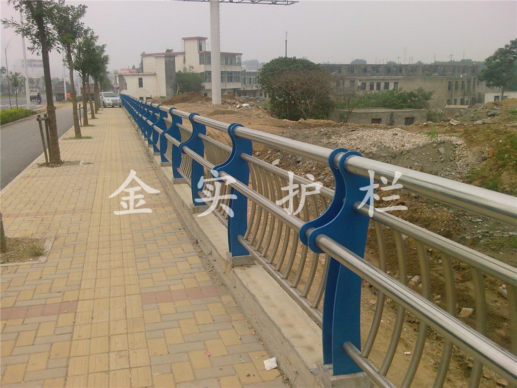 道路栏杆/不锈钢栏杆91图片
