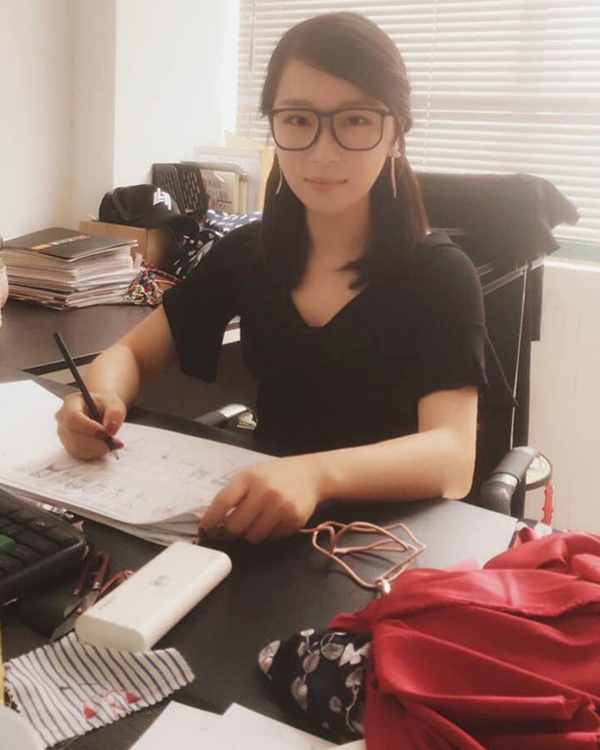 张丽丽同学  设计师总监