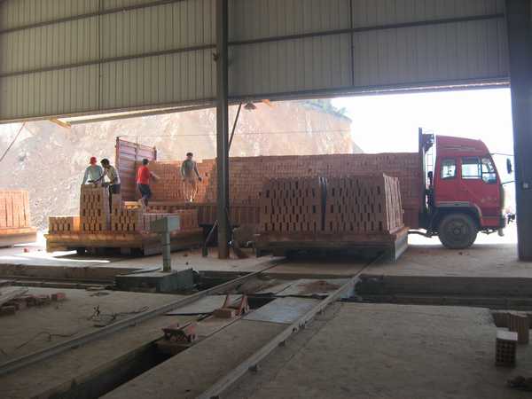 大唐公司员工装车现场