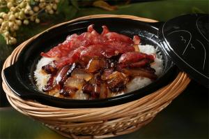 腊味煲仔饭
