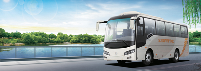 "雪狐"客车外观优美流畅,整体造型简洁大方.