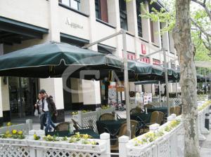 杭州湖滨路大罗马伞