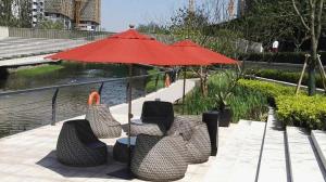 小区沿河户外遮阳伞