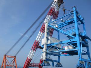 1500T/h卸船机（自重850T整机吊装移位） 1500T/h卸船机（自重850T整机吊装移位）