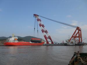 680T/6500m³液化汽罐吊装2