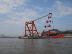 680T/6500m³液化汽罐吊装3 