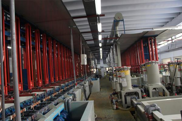 垂直升降式电镀