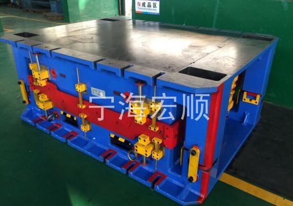 座椅框內(nèi)地毯成型沖切模