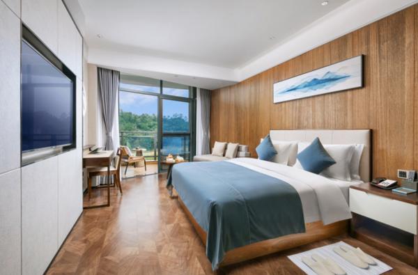 高级湖景大床