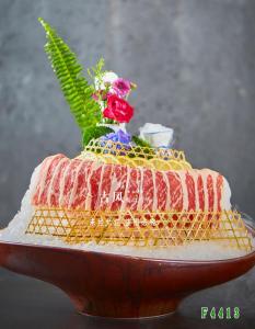 F4413雪花肥牛姿造