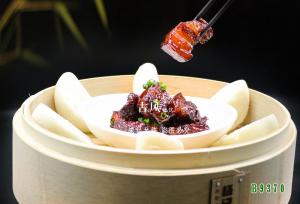 B9370红烧肉配馒头