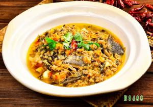 B9488砂锅啫菌香鸦片鱼头