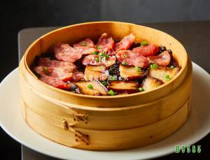 B9585乌米饭腊味合蒸