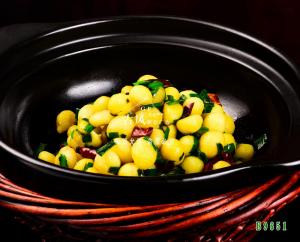 B9651韭香砂锅小土豆