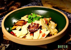 B6715冬笋炒腊肉