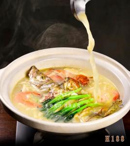 H188特色桂鱼煲 (1)