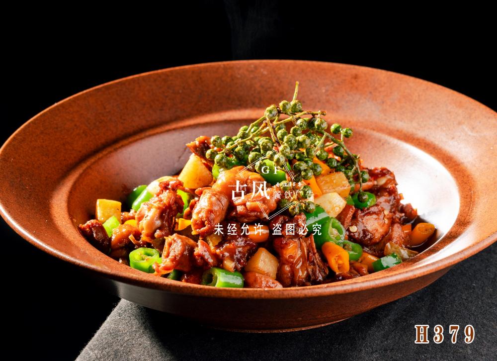 H379鲜椒生炒小公鸡