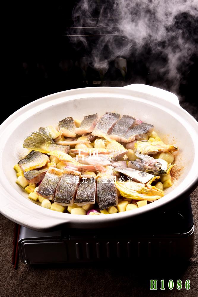 H1086砂锅焗东海大黄鱼