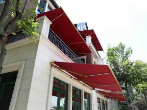 曲臂伸缩遮阳蓬