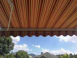 曲臂伸缩遮阳蓬