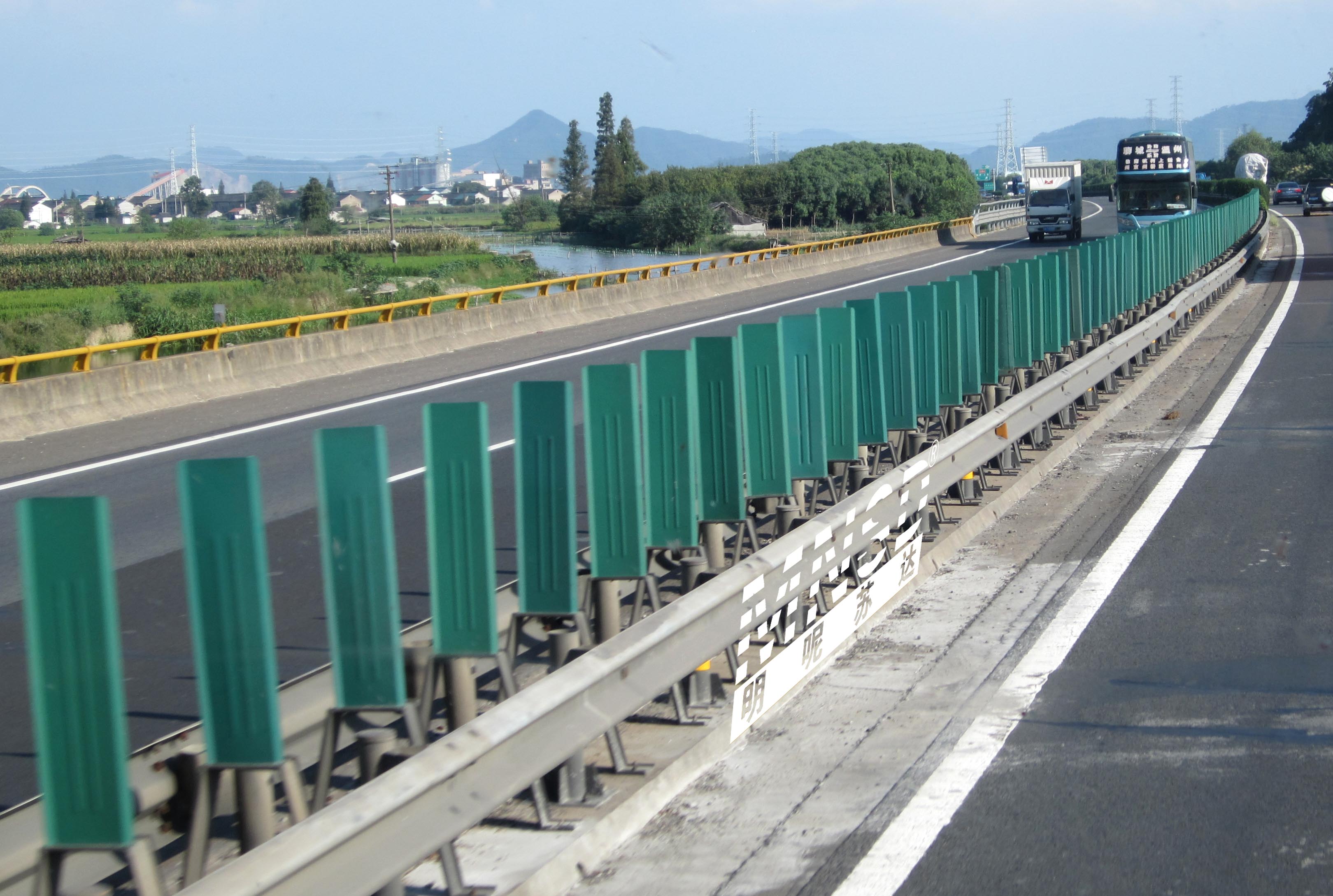 高速公路遮光板图片